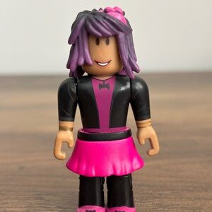 ROBLOX Series 2 ZOEY The Fashionist Girl Action Figure Toy Purple Hair Celebrity
